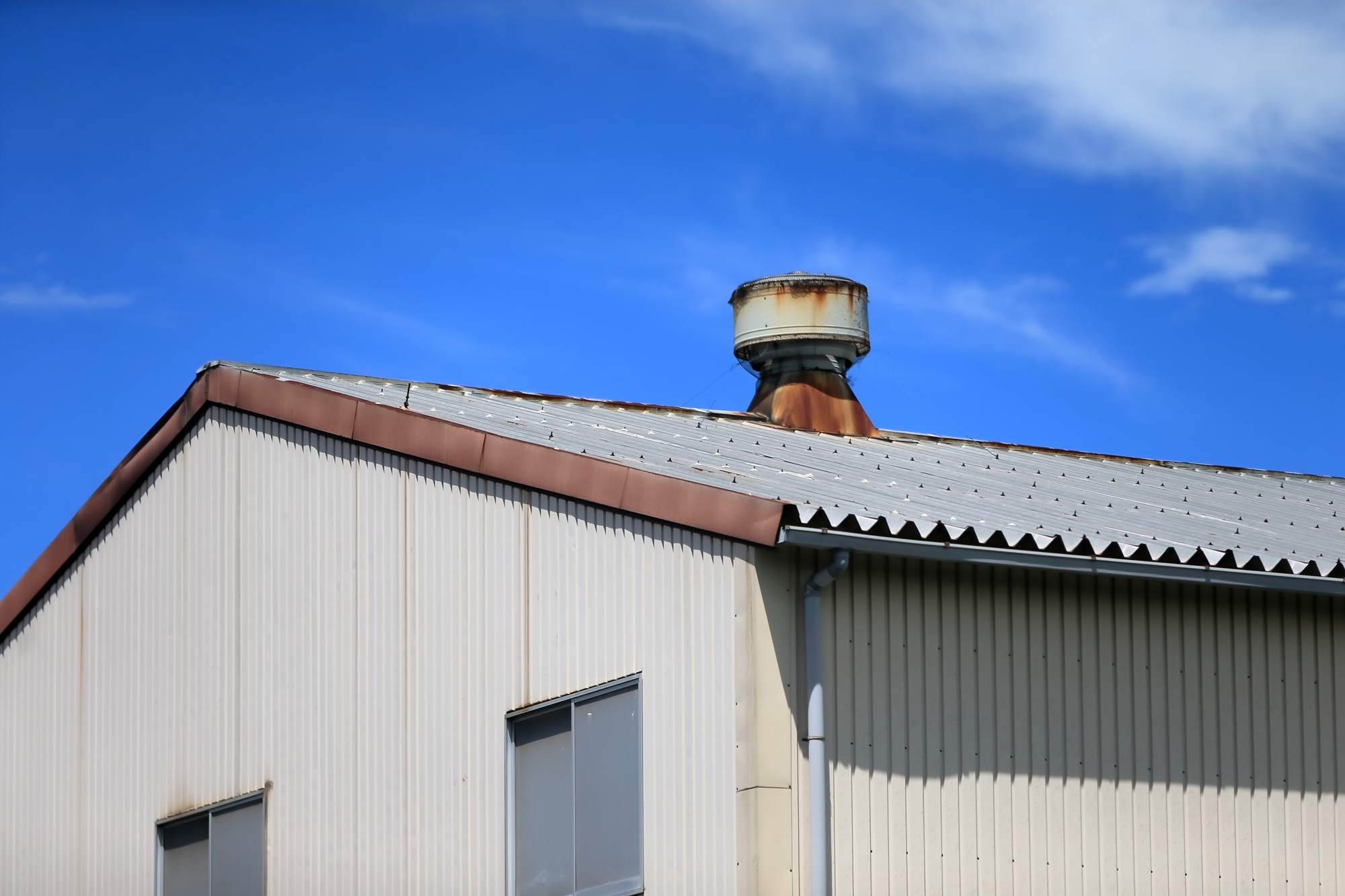 工場や倉庫の外壁・屋根の修理方法